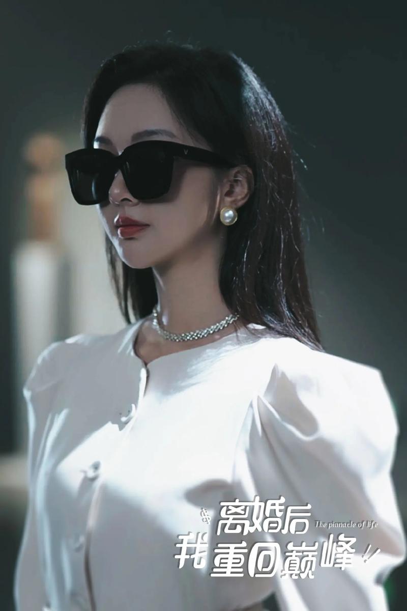 美女你也不想地球毁灭吧 离婚后我拯救了全人类封面图